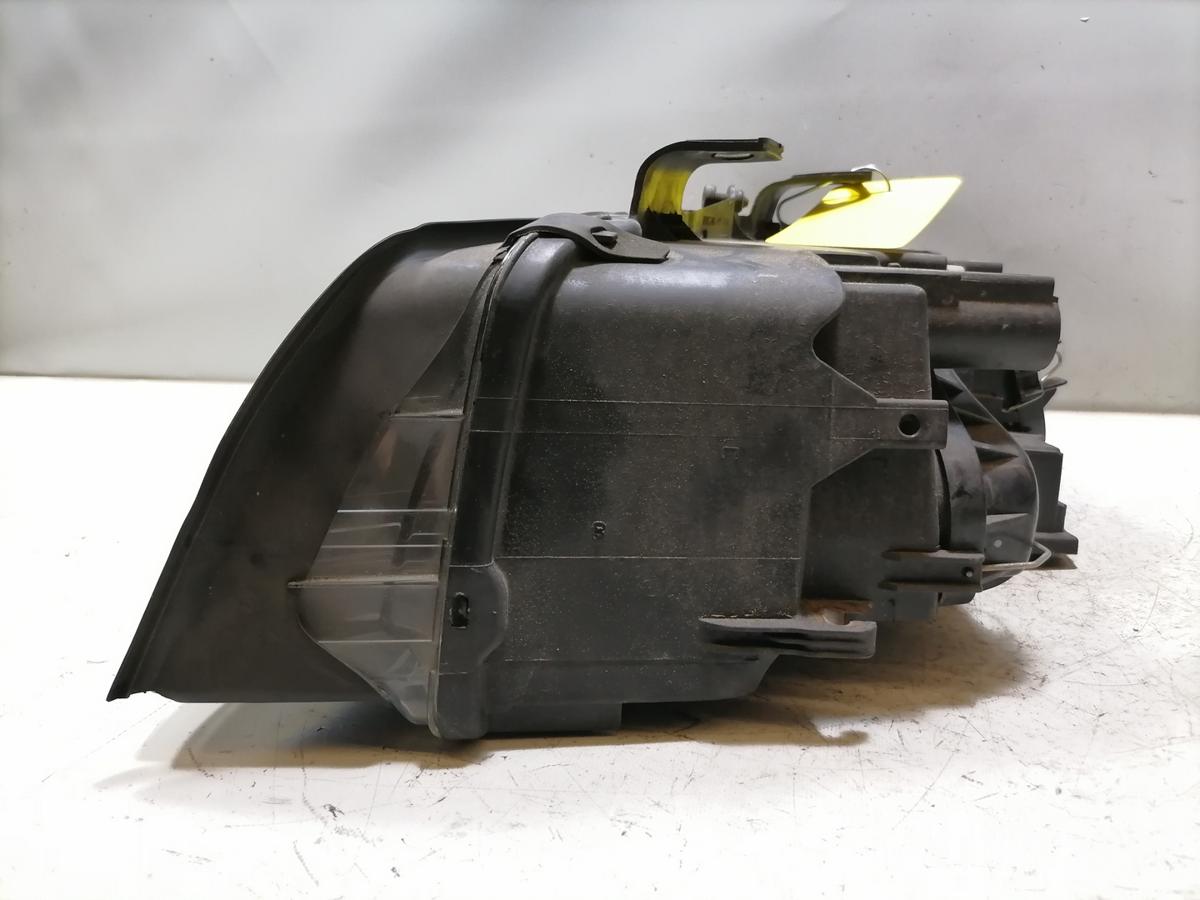 Audi A4 8E B6 original Scheinwerfer vorn rechts Halogen Bj.2004